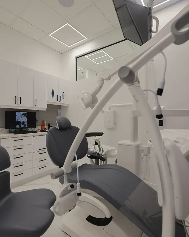 Dentist in Hillcrest Mall