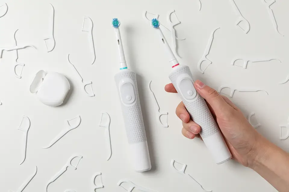Electric tooth brush. Do Electric Toothbrushes Whiten Teeth Better Than Manual Brushes?