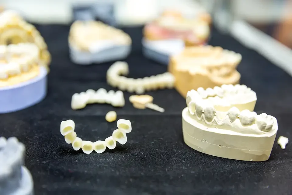 denture-treatment-dental-implants-closeup 5 Benefits of Choosing a Zirconia Dental Crown