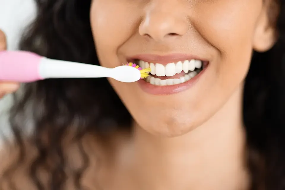 Why Do My Teeth Turn Yellow Even If I Brush Daily? Everyday Habits That Quietly Darken Teeth