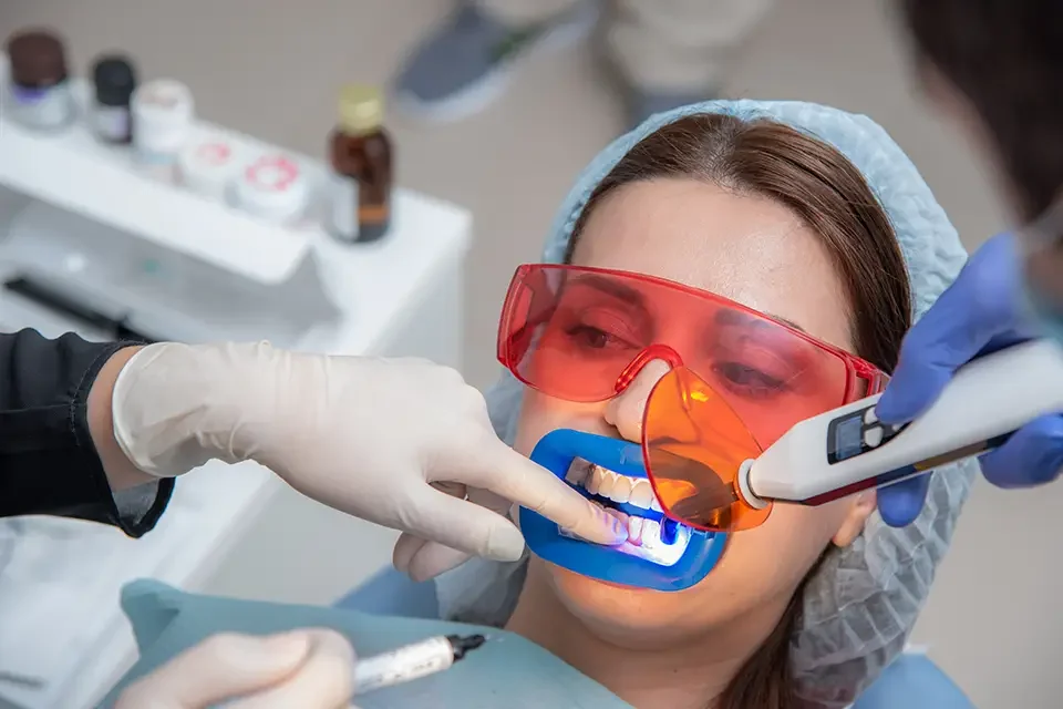Teeth Whitening for Sensitive Teeth:Ingredients That Help (What to Look For on the Label)